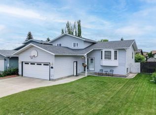 44 Huget Cres, Red Deer, AB T4N6P4