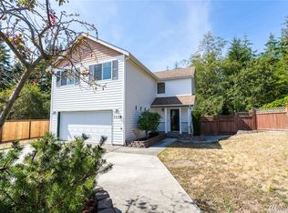1118 NW Redwing Dr, Oak Harbor, WA 98277