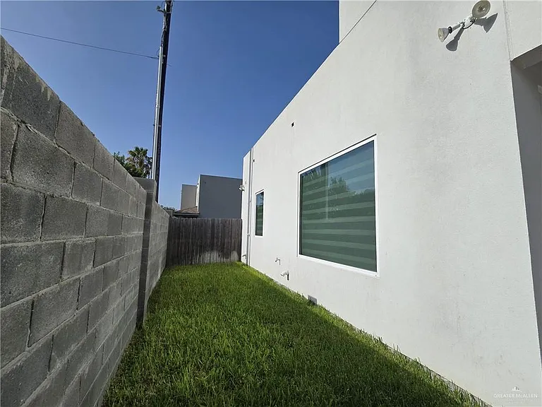 6711 N 11th Ln — Photo 24