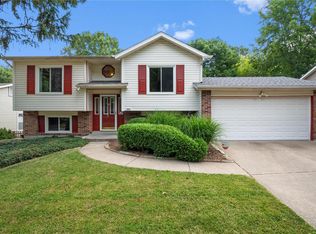 1056 Driftwood Trails Dr, Florissant, MO 63031