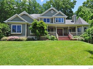 77 Roundabend Rd, Irvington, NY 10533