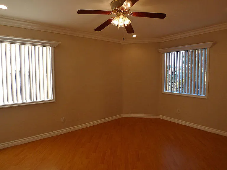 Village Beesan Condos — Photo 60