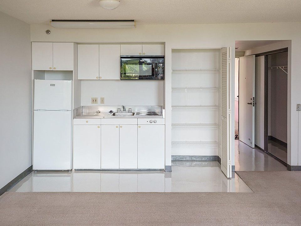 2nd image of 298 Wilikina Dr #408