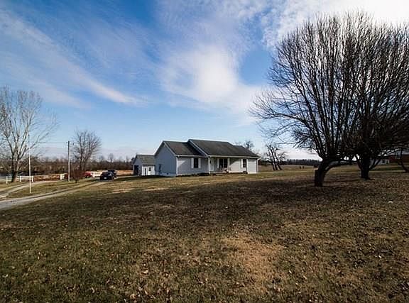 2nd image of 10867 Highway 81