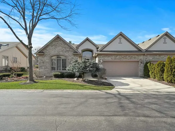 5 McCord Trce #5, Palos Park, IL 60464