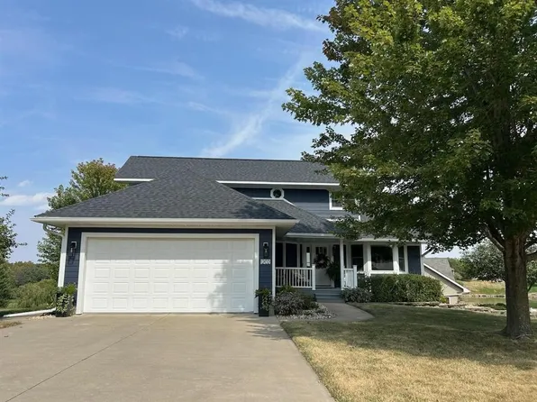 1202 Shadow Ln, Pella, IA 50219