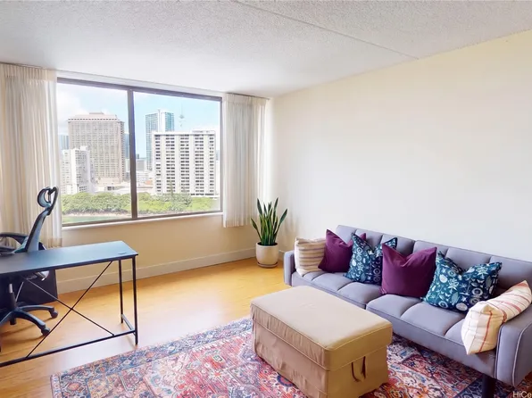 411 Hobron Ln APT 1512, Honolulu, HI 96815