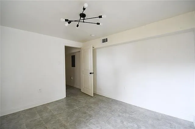 738 Thayer St #2B — Photo 5
