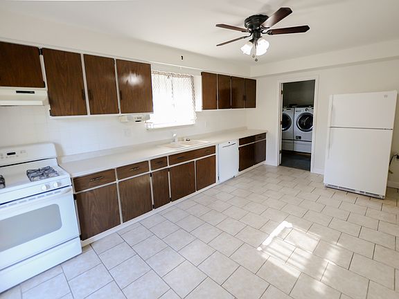 4th image of 2127 Elmwood Ln