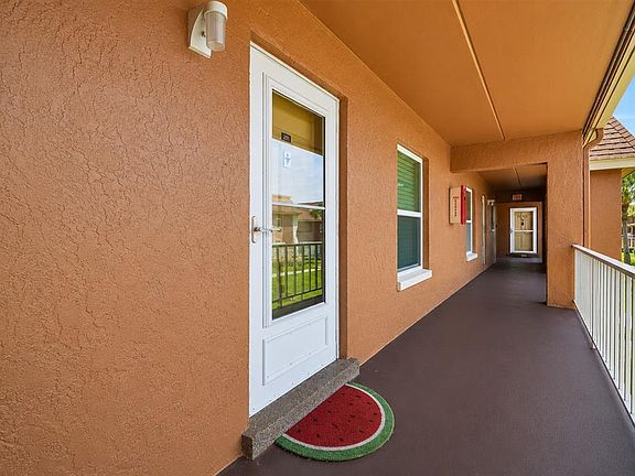 4th image of 12760 Indian Rocks Rd APT 570