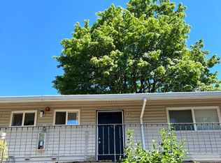 6735 SW Capitol Hill Rd APT 7, Portland, OR 97219