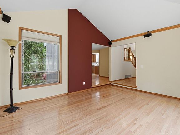 3rd image of 22348 NE 18th St