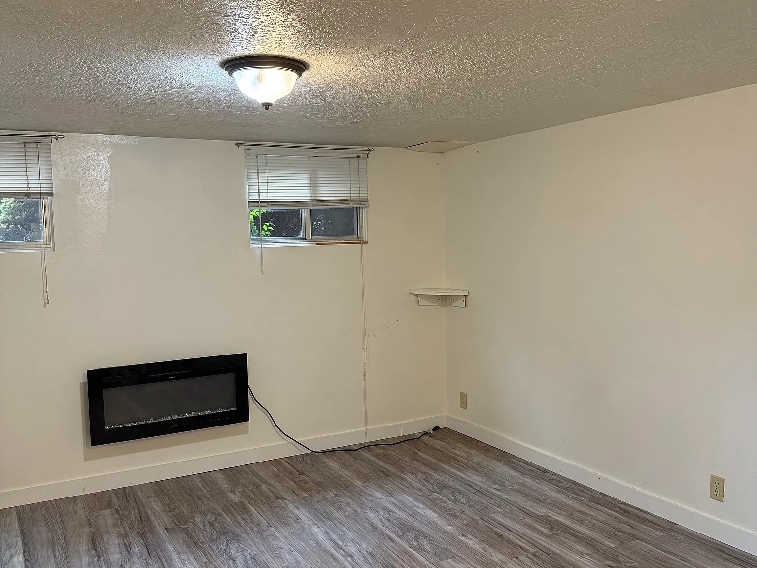 2 bed, 2100 sqft, $975 — Photo 3