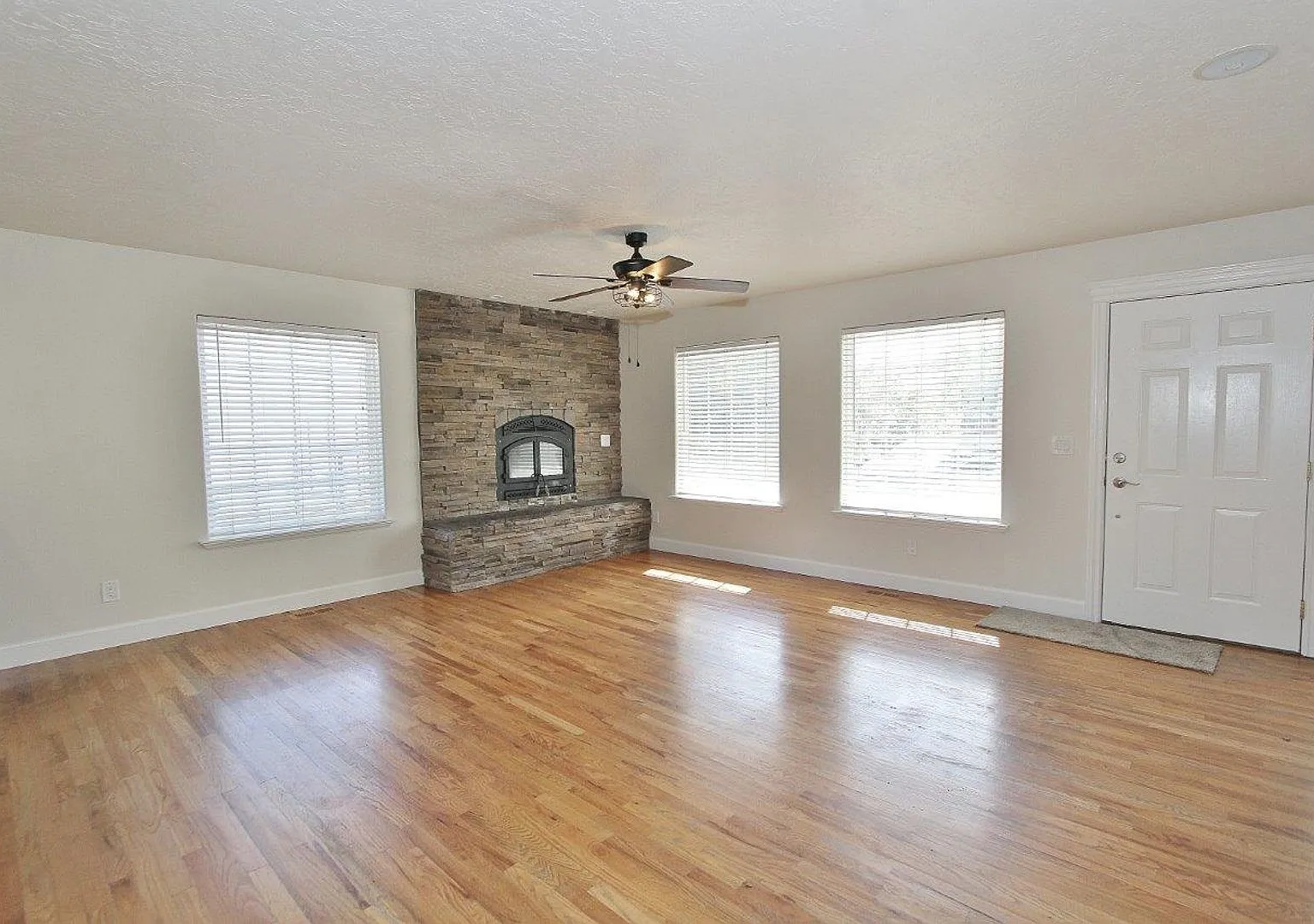 Spacious Home Nestled on Cul-de-Sac — Photo 3