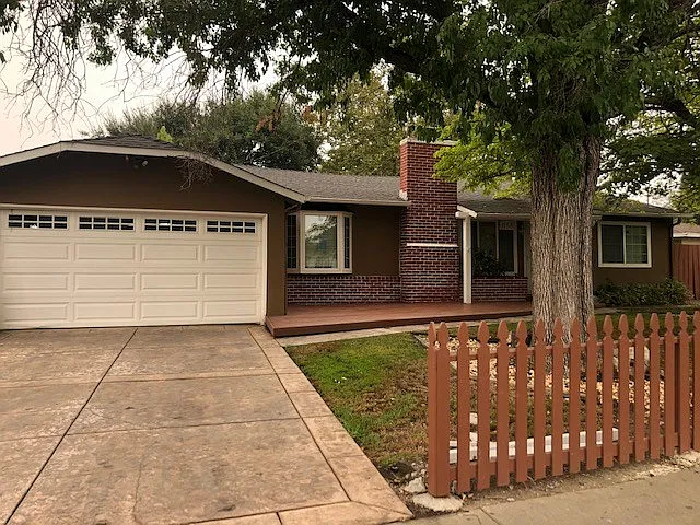 1158 Tilson Dr photo 1