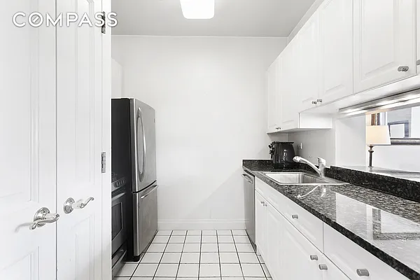 Rented by Compass | media 12