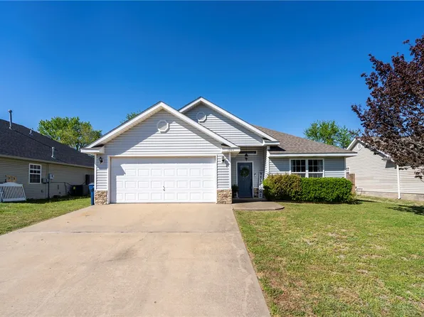 1003 Sunrise Cir, Siloam Springs, AR 72761