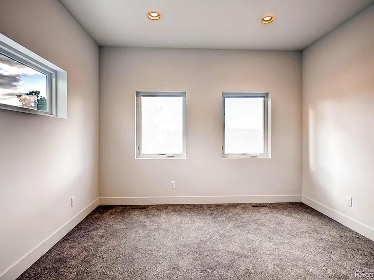 2730 Decatur St — Photo 11