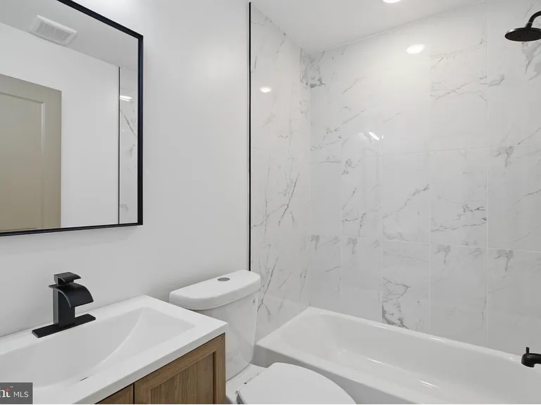 4312 Pennsgrove St #3 — Photo 11