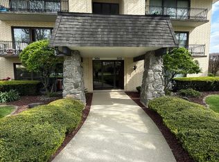 7432 W 153rd St UNIT 3, Orland Park, IL 60462
