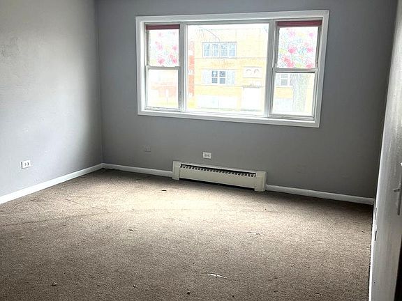 3rd image of 2116 Williamsburg Dr APT 201