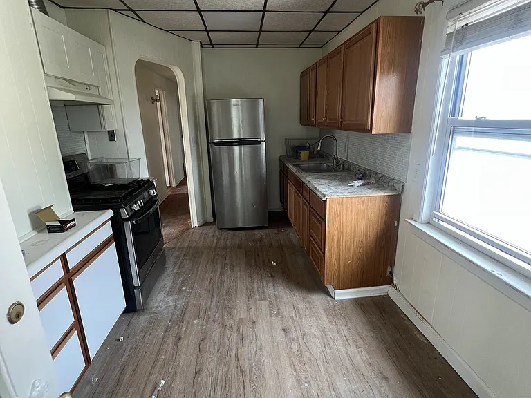 2528 Poplar St #2 — Photo 9