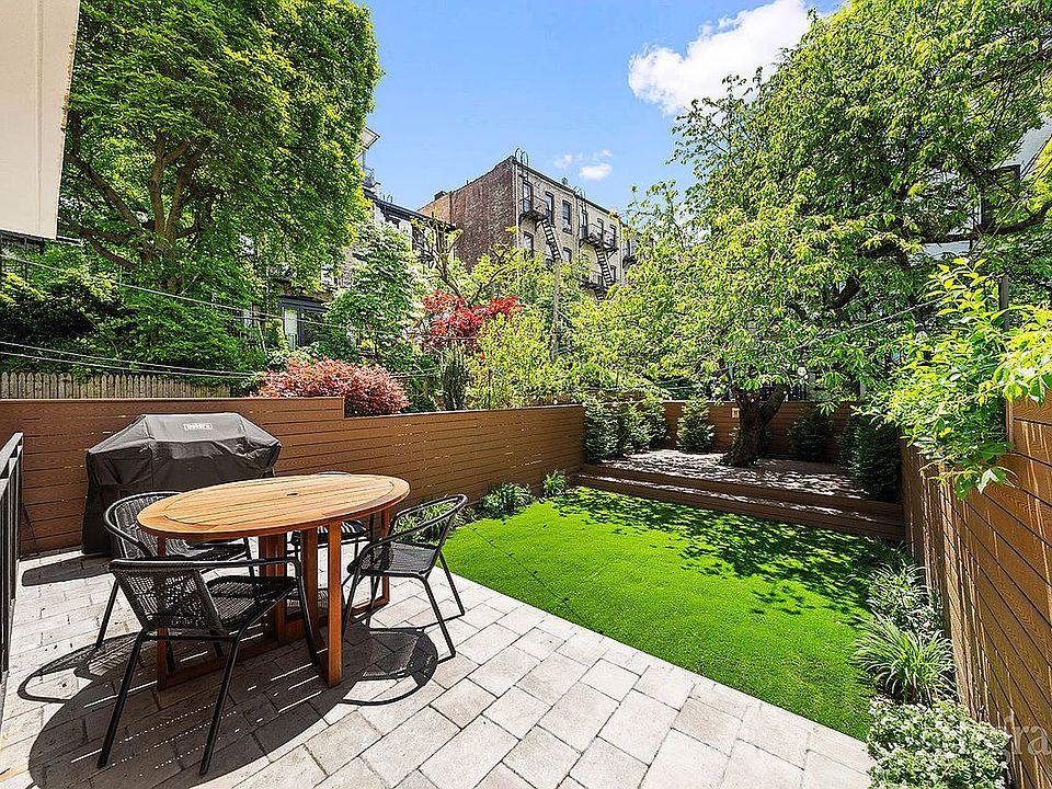 1st image of 686 Carroll St #1