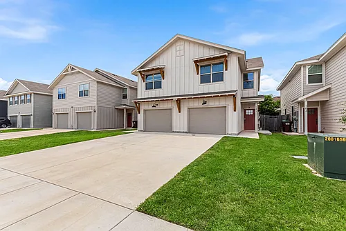 2503 Lynwood Bnd #101 Photo 1