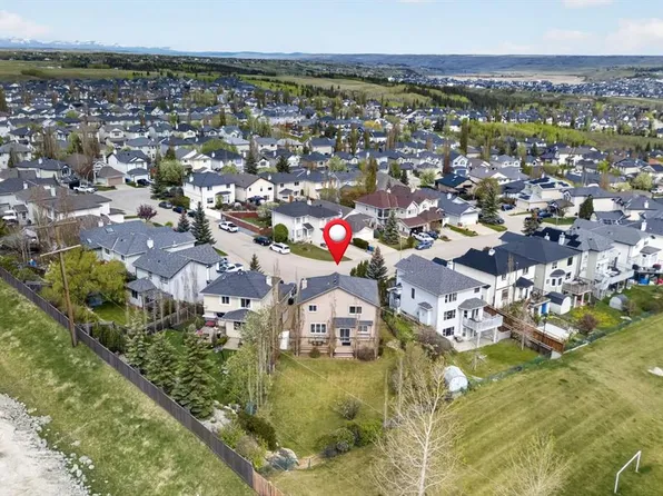 112 NE Valley Stream Close NW, Calgary, AB T3B 5V8
