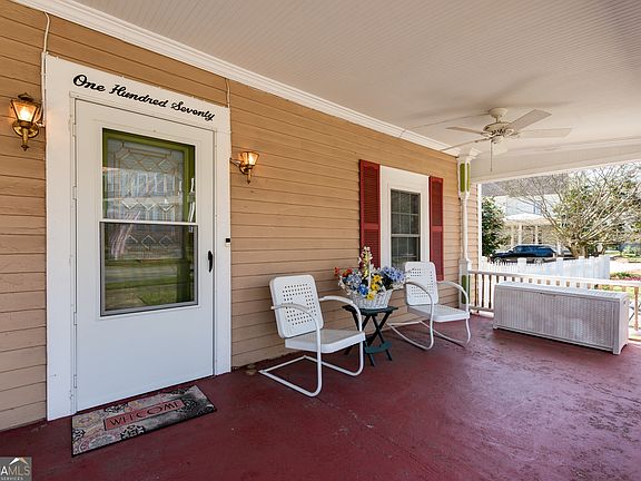 3rd image of 170 Fairplay St