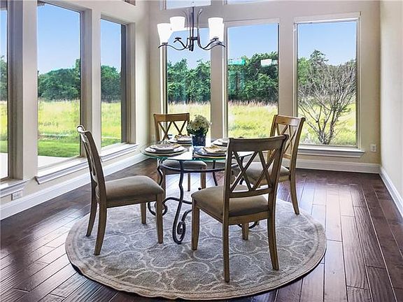 4th image of 278 Hazelnut Ct