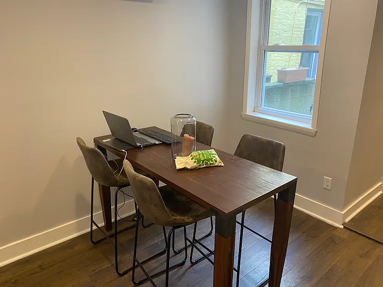 112 S Castle St — Photo 13