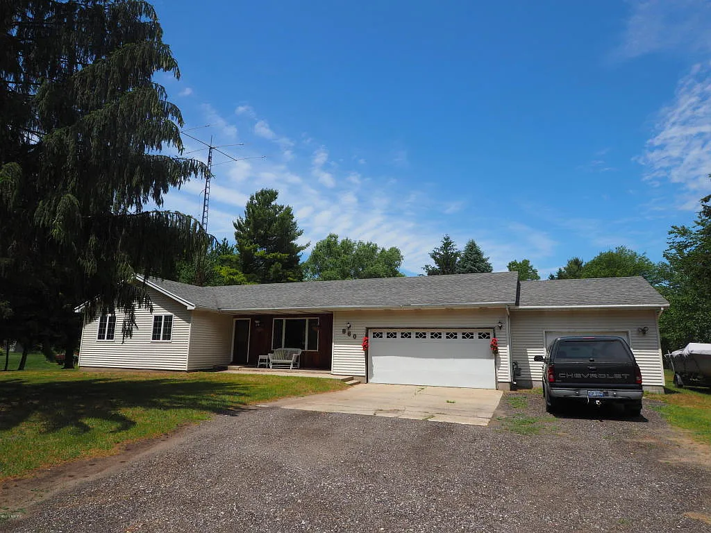 860 E Sternberg Rd photo 1