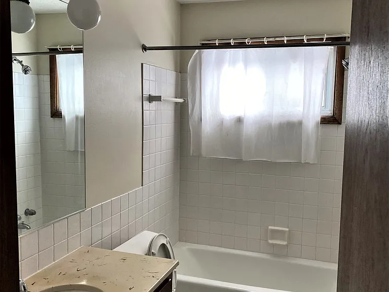 4001 W 31st St — Photo 5
