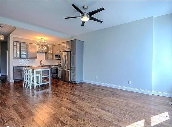3rd image of 4417 Oakland Ave