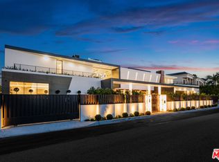 2078 Stradella Rd, Los Angeles, CA 90077