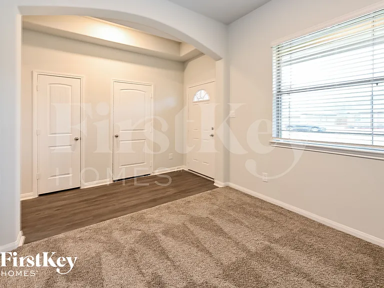 11012 Patriot Ct — Photo 6