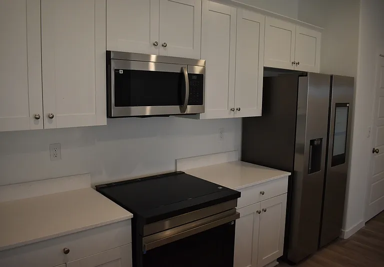 4470 N San Clemente Ave — Photo 13