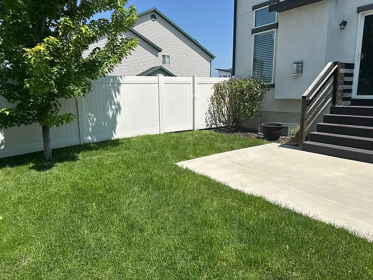 7068 S 300 E — Photo 23