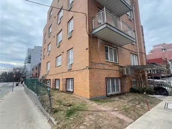 4351 Byrd St, Flushing, NY 11355