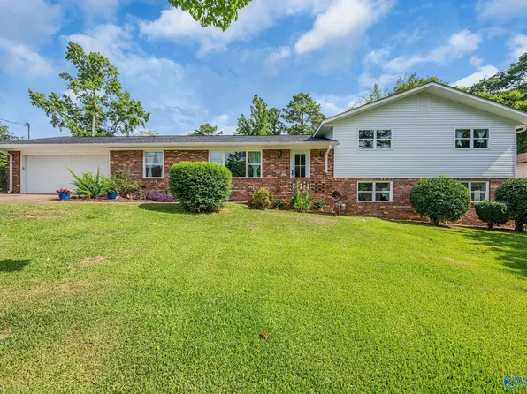 403 W Hartwood Dr, Rainbow City, AL 35906