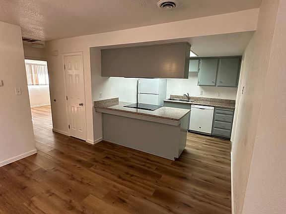 3rd image of 2722-2726 Tamarisk Ave #2722