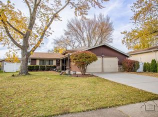 901 Aimtree Pl, Schaumburg, IL 60194