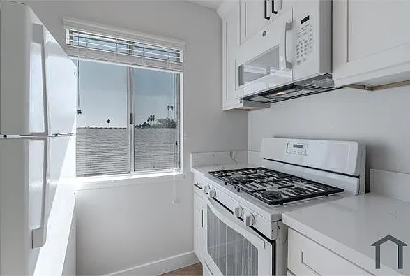 2622 S Hobart Blvd #14 — Photo 7