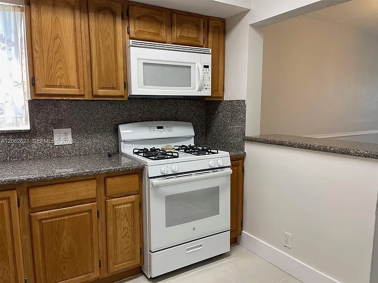 6703 N Kendall Dr #404 — Photo 4