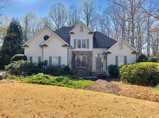 717 Lakeglen Dr, Suwanee, GA 30024