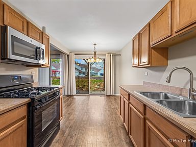 372 Newport Ln APT B1, Bartlett, IL 60103 | Zillow