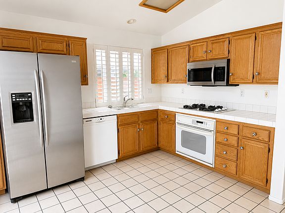3rd image of 753 Cardona Ave