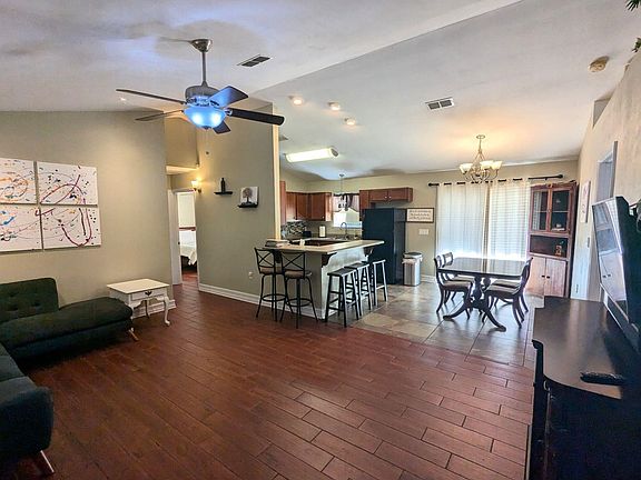3rd image of 2865 Jewell Dr