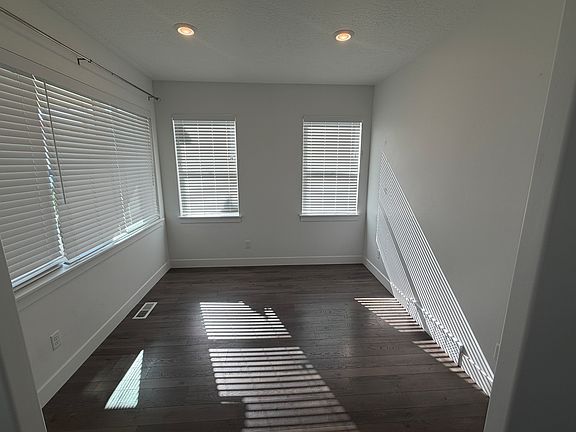 3rd image of 1071 W Sebal Ln